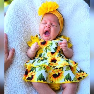 ‼️BUNDLE ONLY‼️Sunflower dress with bucket hat